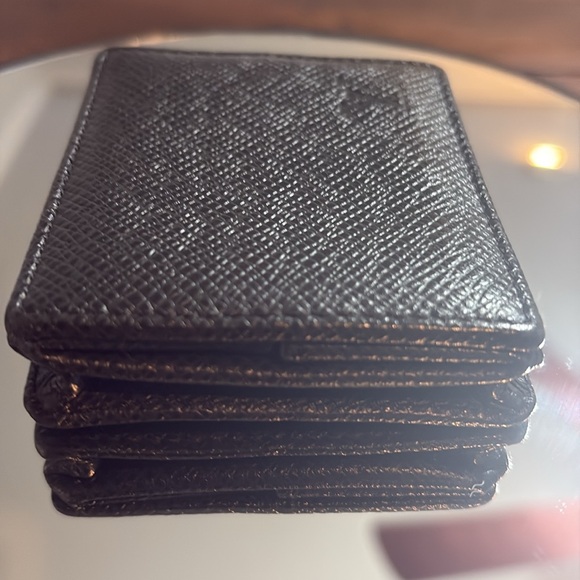 LOUIS VUITTON Taiga Porto Bié Coin Holder - Picture 6 of 11
